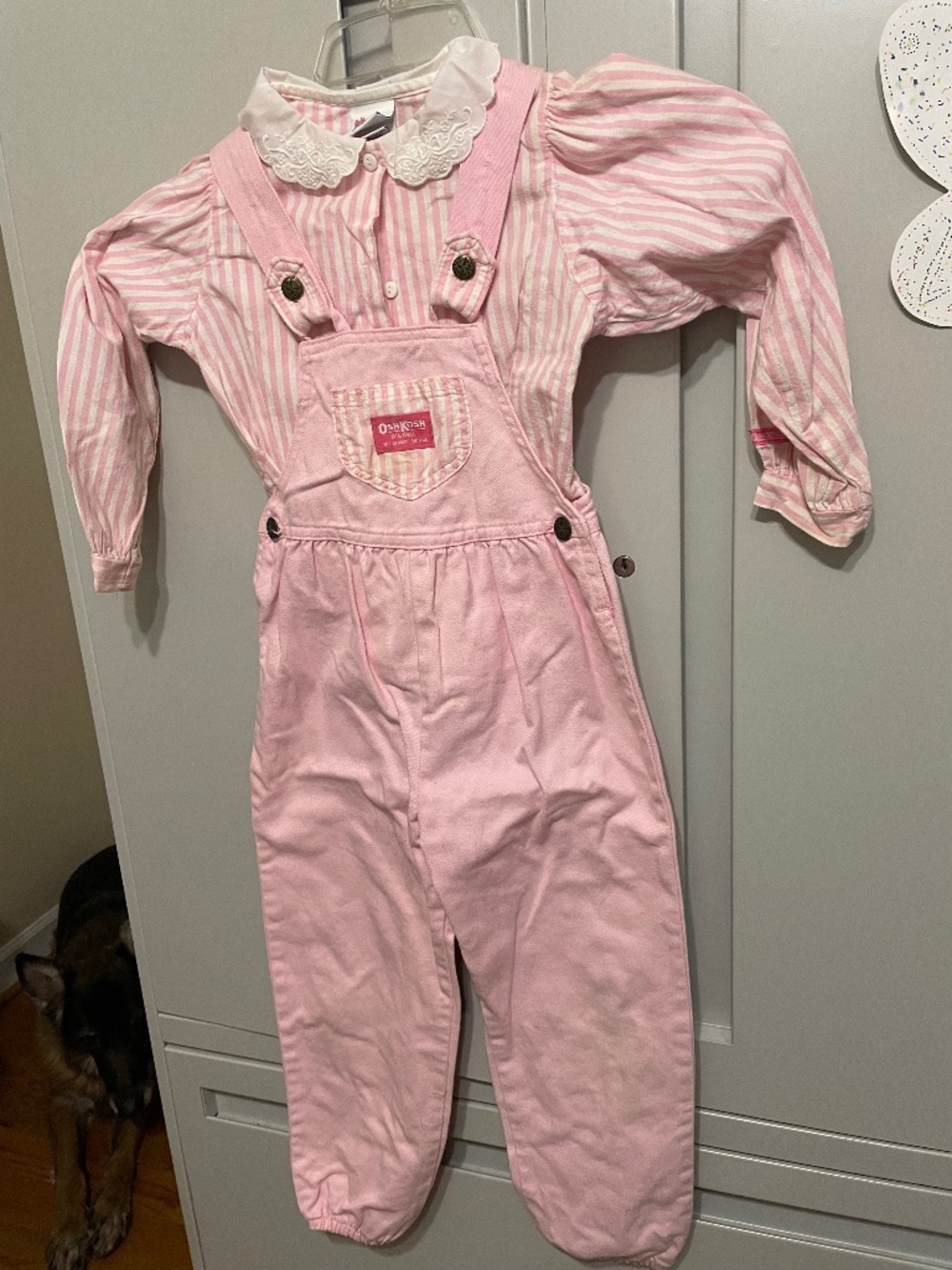 Oshkosh - Girls size 5 Outfit - Pink Jeans w/shoulder straps Pink & white stripe